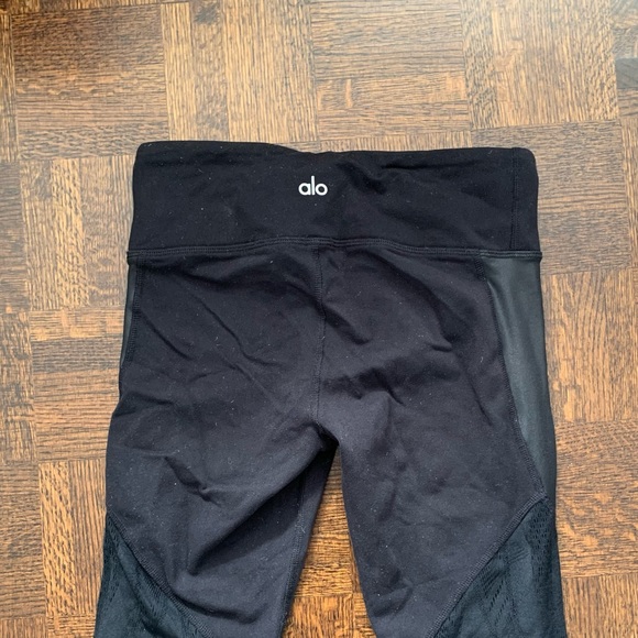 ALO leggings. Multi textured. Size XS - Picture 3 of 9